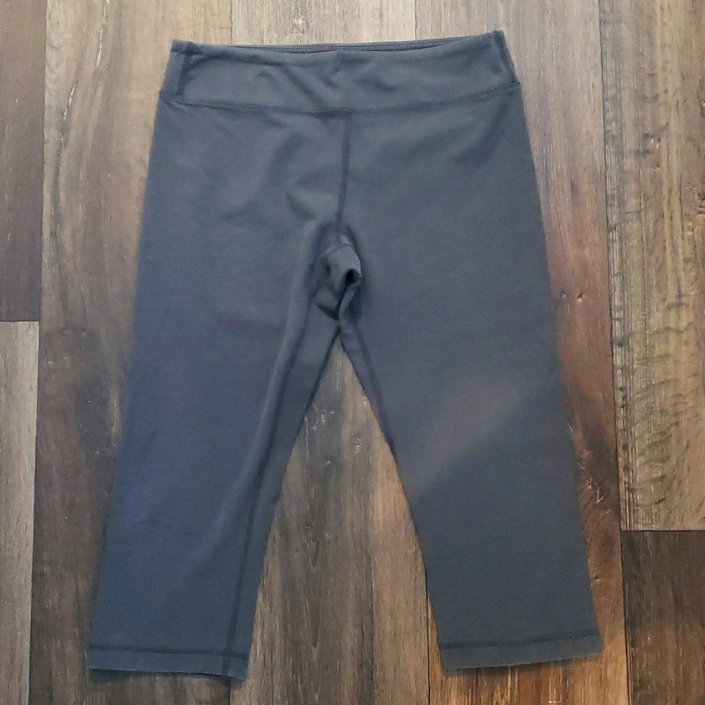 Old Navy cotton stretch capri leggings